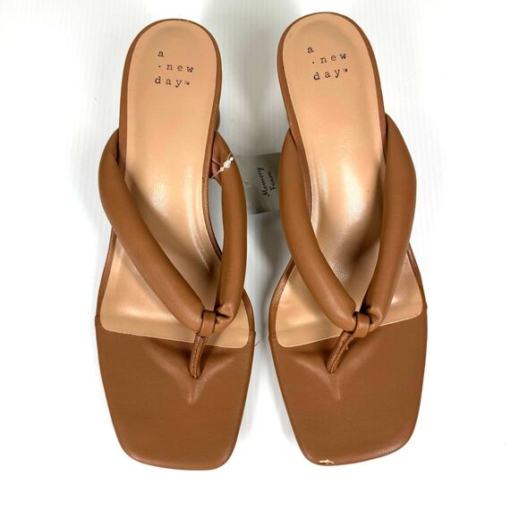 A‎ NEW DAY Elvie Round Heel Sandal Brown Size 8.5 Vegan Beach Vacation Casual - Picture 2 of 9